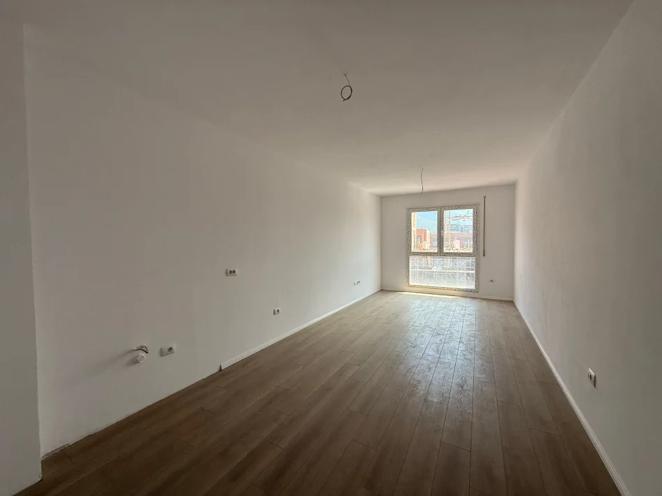 Tirane, shes apartament 1+1 Kati 3, 83 m² 100.000 € (Paskuqan)