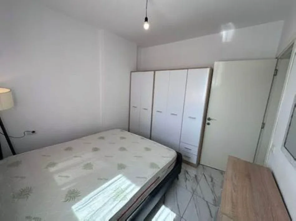 Tirane, jepet me qera apartament 1+1+Ballkon Kati 5, 65 m² 450 € (GOLDEN PARK AMERIKAN 3)