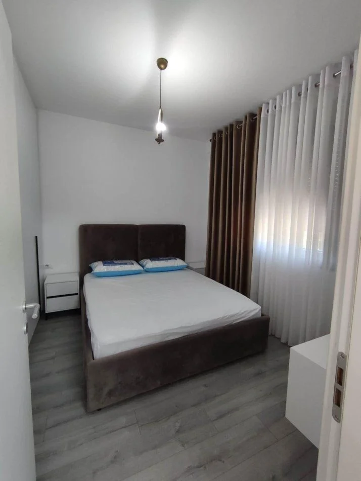 Tirane, jepet me qera apartament 1+1+Ballkon Kati 1, 50 m² 500 € (AMERIKAN 3)