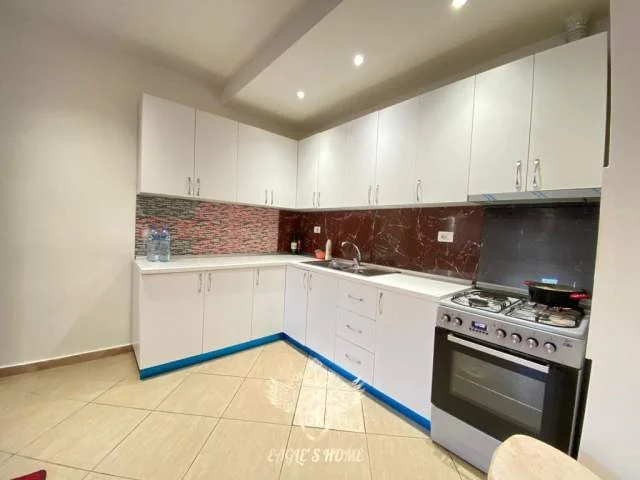 Durres, jepet me qera apartament 2+1+A+BLK Kati 2, 99 m² 400 Euro (Kopshti Sotir Noka Durres)