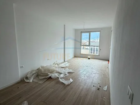 Tirane, shitet apartament 1+1 Kati 5, 73 m² 176.000 € 