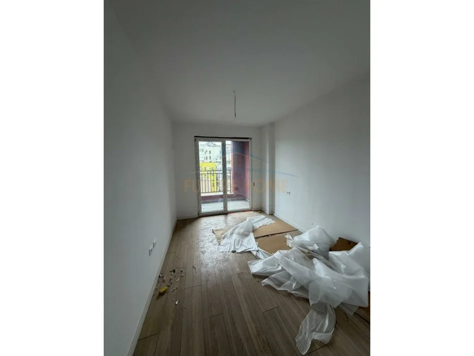 Tirane, shitet apartament 1+1 , 73 m² 176.000 € (Ish stacioni i trenit)