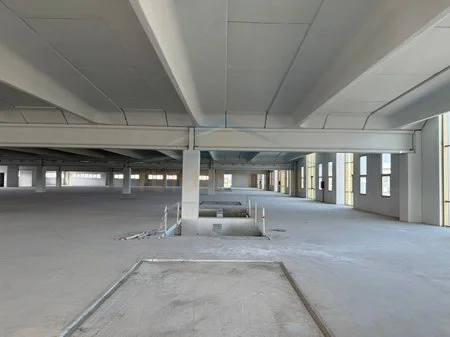 Tirane, jepet me qera ambjent biznesi Kati 0, 10.000 m² 35.000 € (Autostrada Durres-Tirane)