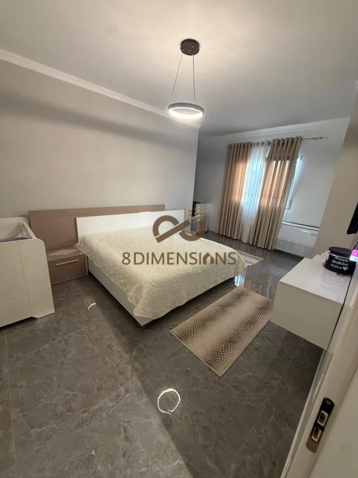 Tirane, jepet me qera apartament 2+1+Ballkon Kati 4, 120 m² 700 € (teg)