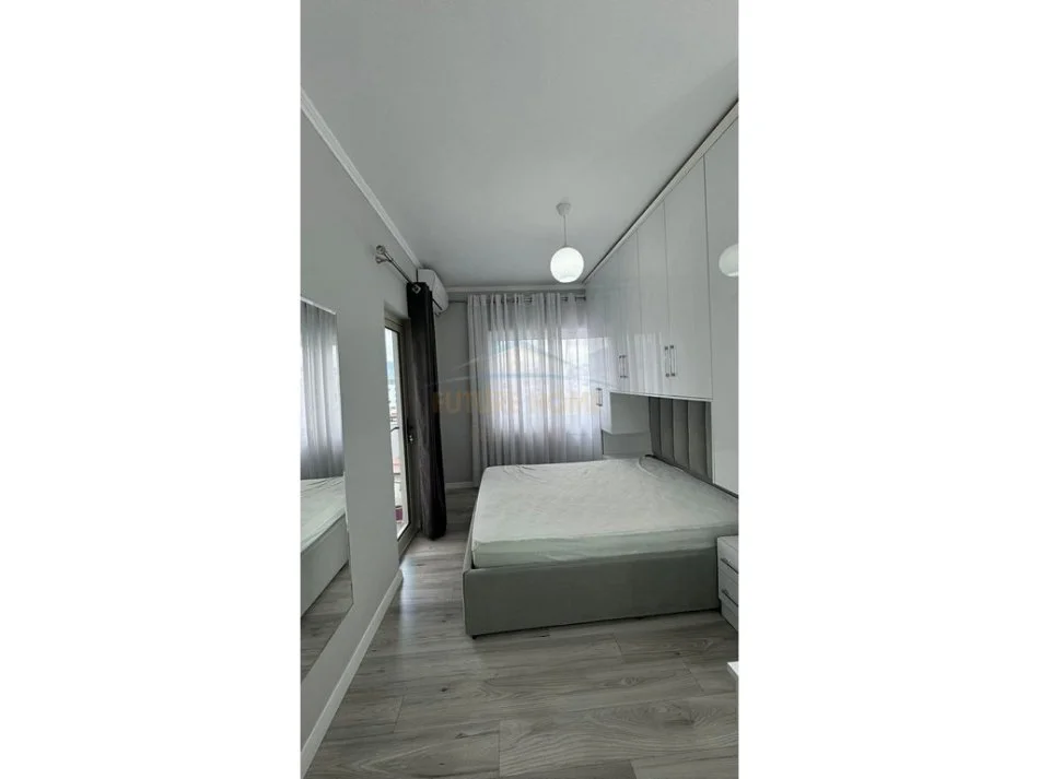Tirane, jepet me qera apartament 2+1 Kati 7, 96 m² 550 € 