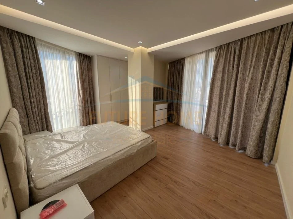 Tirane, jap me qera apartament 2+1+Ballkon Kati 5, 104 m² 1.000 € (MINE PEZA)