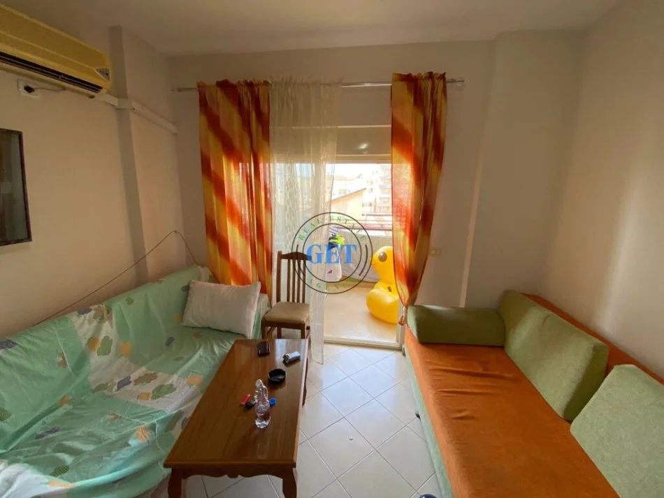 Durres, jepet me qera apartament 1+1+Ballkon Kati 4, 55 m² 230 € (Shkembi Kavajes)