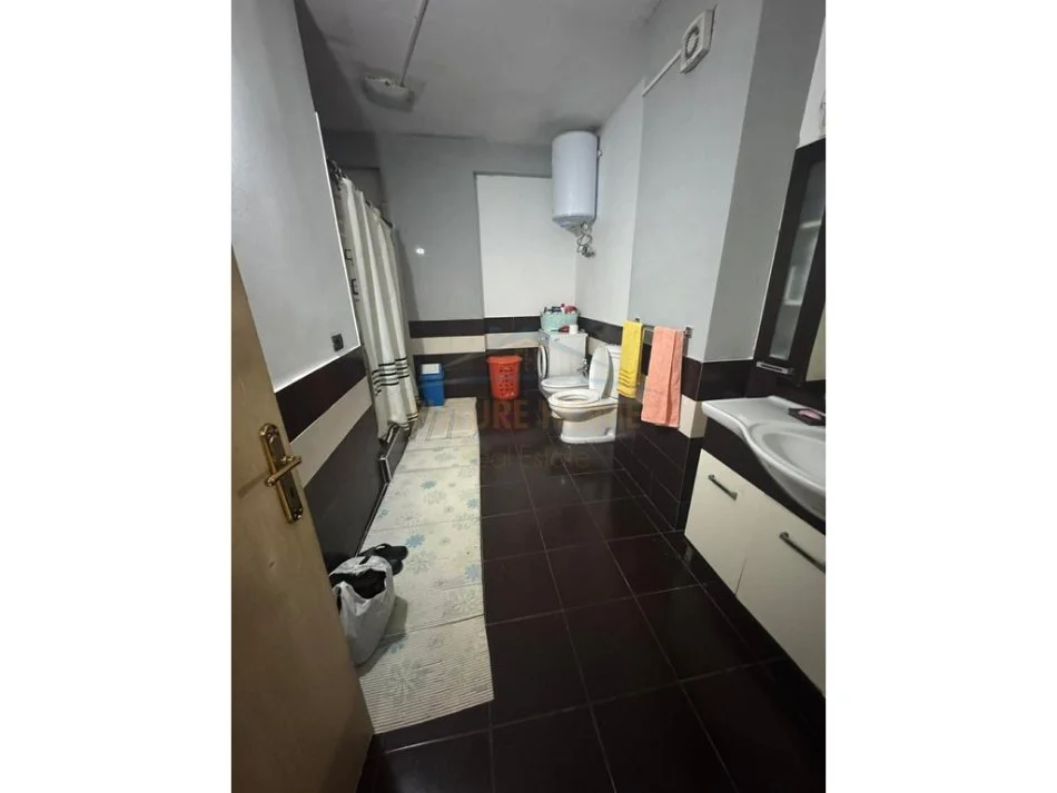 Tirane, shitet apartament 2+1 Kati 8, 114 m² 200.000 € (Astir)