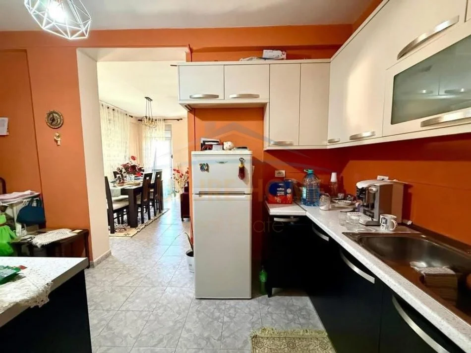 Tirane, shitet apartament 2+1 Kati 5, 110 m² 175.000 € (ALI DEMI)