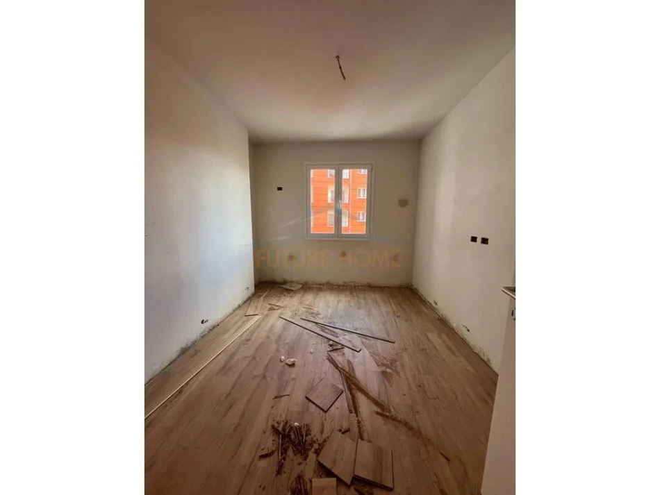Tirane, shitet apartament 1+1+Ballkon Kati 5, 65 m² 95.000 €