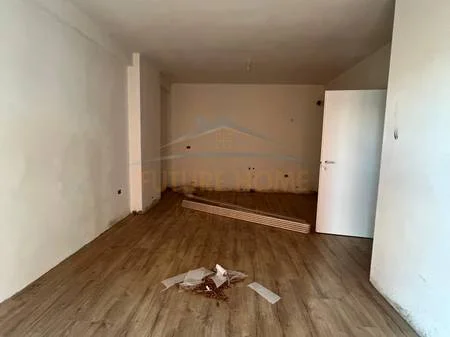 Tirane, shitet apartament 1+1 Kati 5, 65 m² 95.000 € 