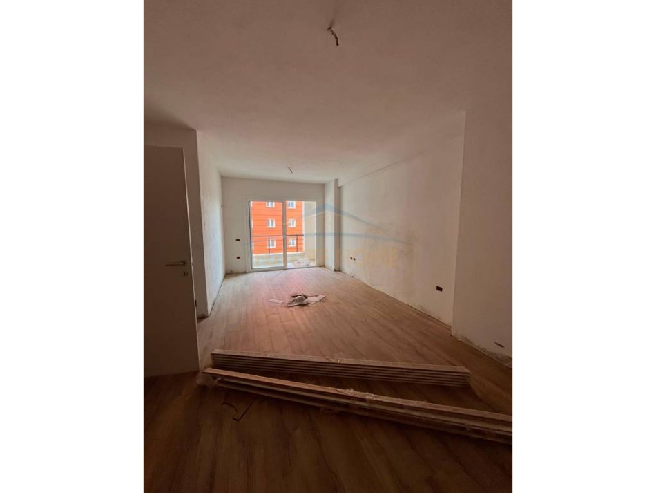 Tirane, shitet apartament 1+1+Ballkon Kati 5, 65 m² 95.000 €