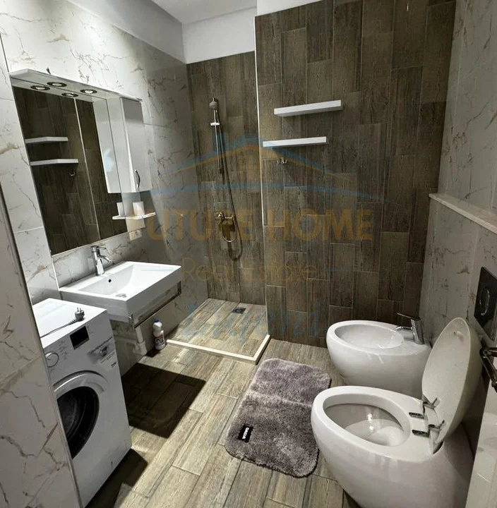 Tirane, shitet apartament 2+1+Ballkon Kati 7, 98 m² 203.000 € (liqeni i that)