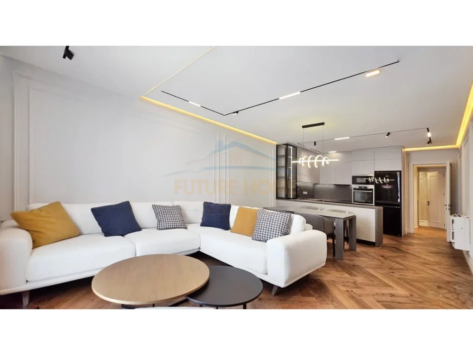 Tirane, jepet me qera apartament 3+1 Kati 9, 152 m² 1.900 €