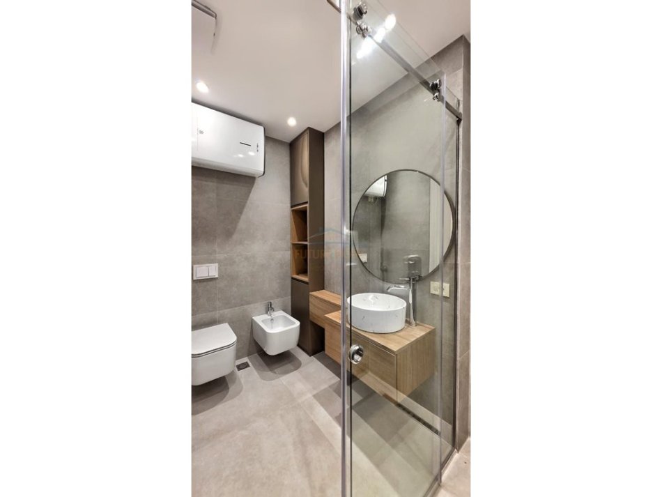 Tirane, jepet me qera apartament Kati 9, 152 m² 2.200 € (MINE PEZA)