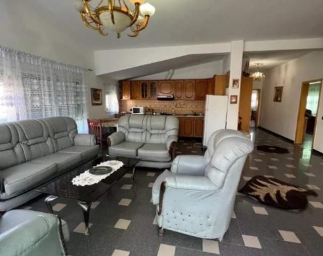 Durres, shitet Penthouse 4+1+verande Kati 7, 252 m² 165.000 Euro (Tregu i Vogel)