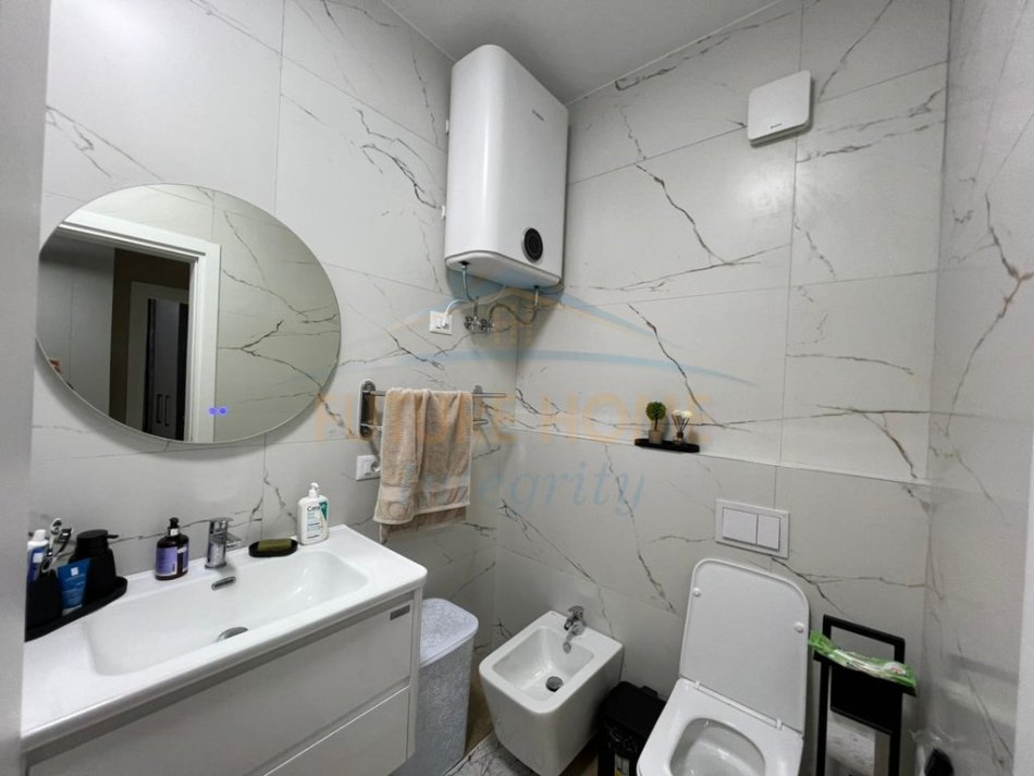 Tirane, jepet me qera apartament Kati 6, 67 m² 615 € (PORCELAN)