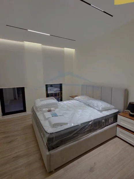 Tirane, shitet apartament 2+1+Ballkon Kati 5, 90 m² 161.000 € (ish parku i autobuzave)