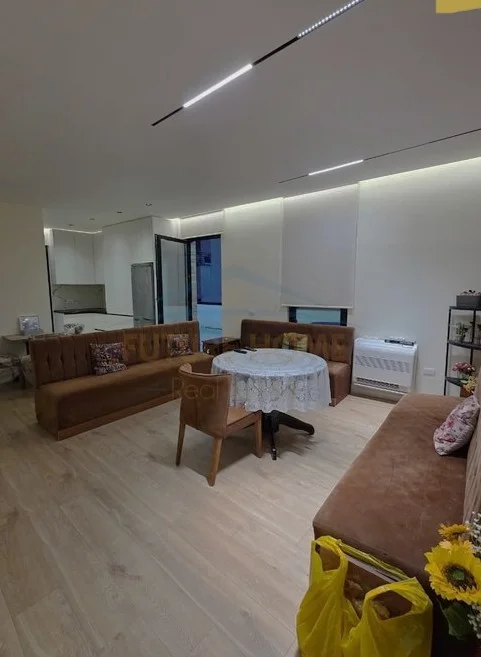 Tirane, shitet apartament 2+1+Ballkon Kati 5, 90 m² 161.000 € (ish parku i autobuzave)