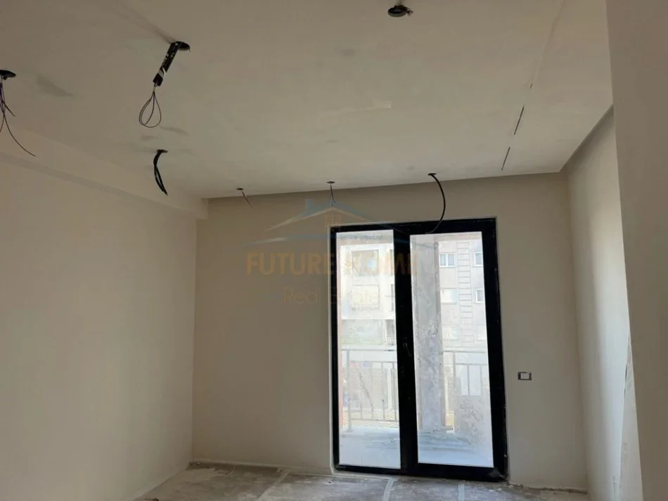 Tirane, jepet me qera apartament 1+1 Kati 2, 64 m² 450 € (URBAN GATE)