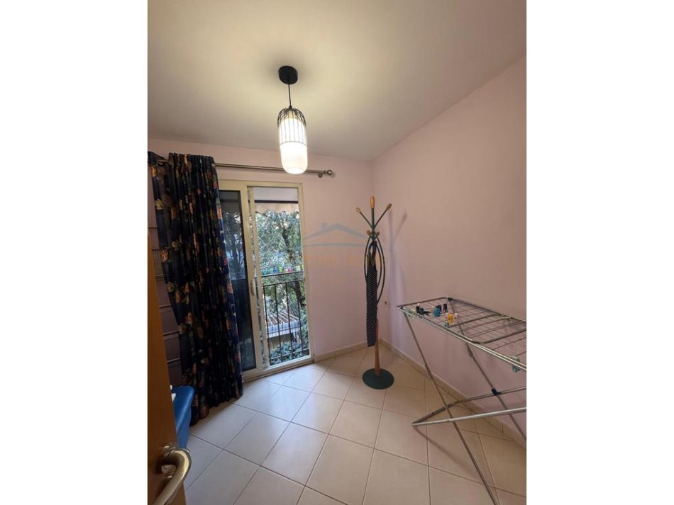 Tirane, jepet me qera apartament 2+1 , 80 m² 700 € (Rruga e Durresit , Tirane)