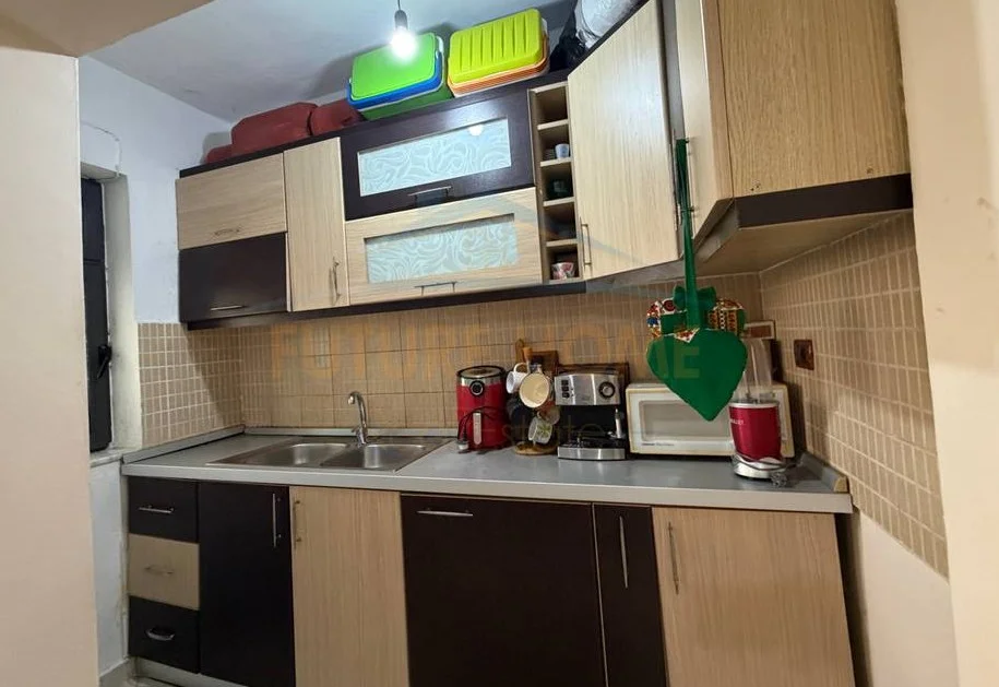 Tirane, shitet apartament 1+1 Kati 1, 56 m² 96.000 € (ali demi)