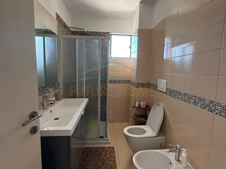 Durres, shitet apartament 2+1+Ballkon Kati 8, 103 m² 145.000 € (Stacioni i Trrenit,Durres)