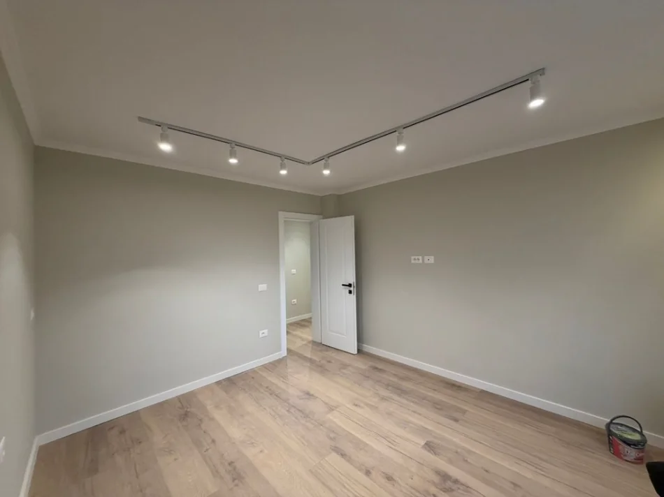 Tirane, shitet apartament 1+1+Ballkon Kati 5, 45 m² 125.000 € 