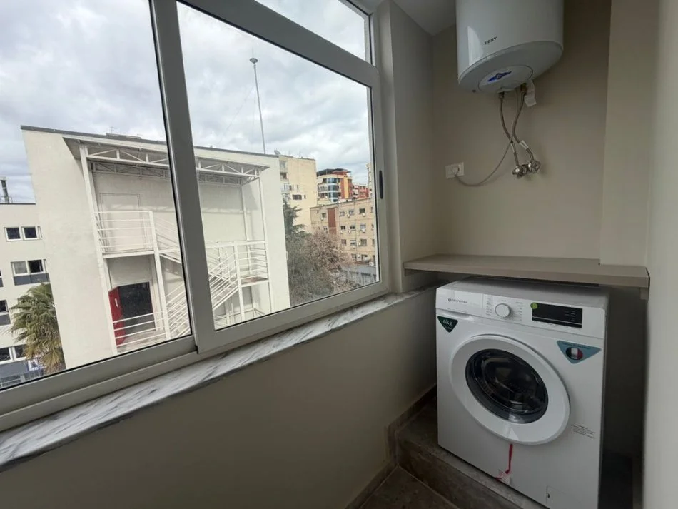 Tirane, shitet apartament 1+1 Kati 5, 65 m² 200.000 € (21 Dhjetori)