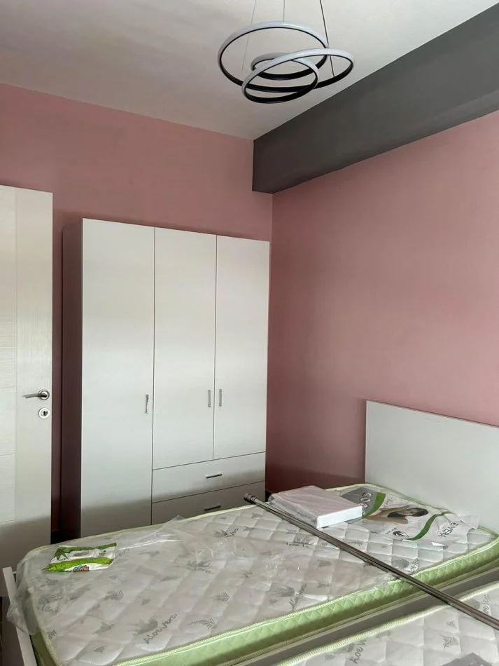 Tirane, jepet me qera apartament 1+1 Kati 2, 65 m² 280 € (Fresk)