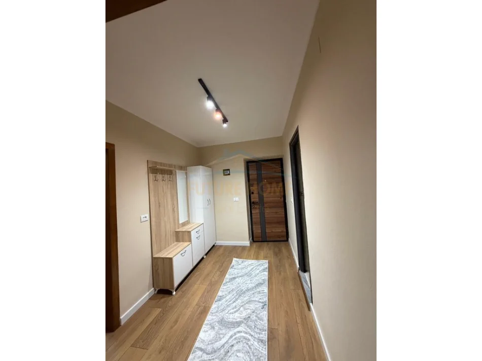Tirane, jepet me qera apartament 2+1+Ballkon Kati 2, 72 m² 550 € (Oxhaku)