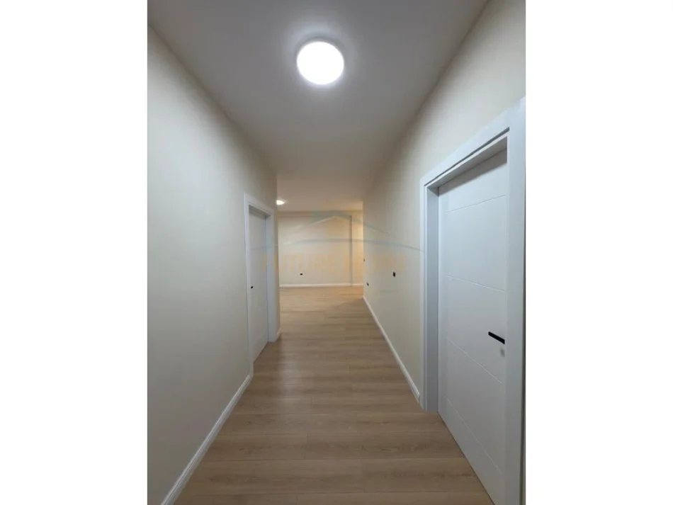 Tirane, shitet apartament 3+1 Kati 2, 102 m² 210.000 € (KODRA E DIELLIT)