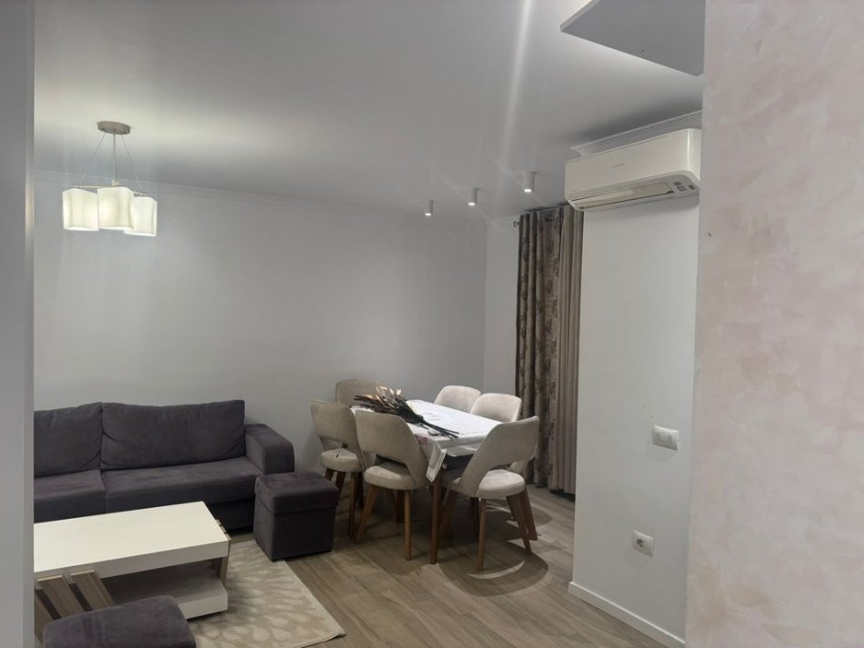 Tirane, jepet me qera apartament Kati 3, 55 m² 500 € (ALI DEM)