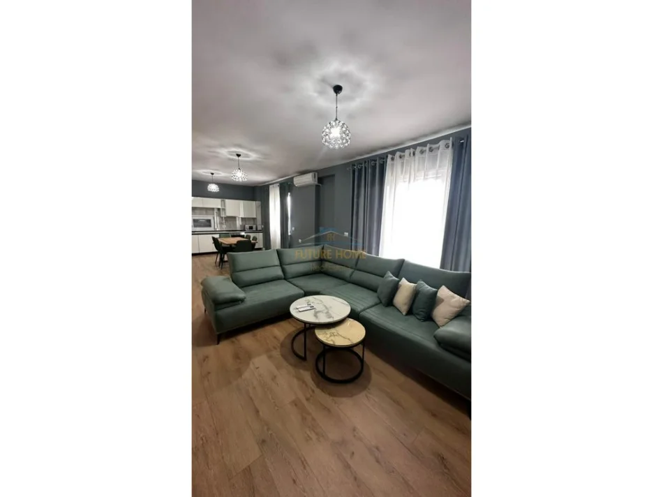 Tirane, jepet me qera 2+1+Ballkon Kati 3, 130 m² 800 € 
