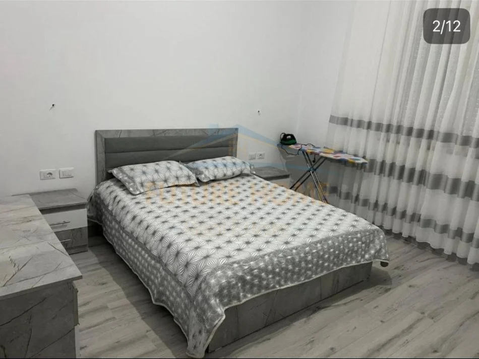 Durres, jepet me qera shtepi 3+1+Ballkon Kati 2, 80 m² 400 € 