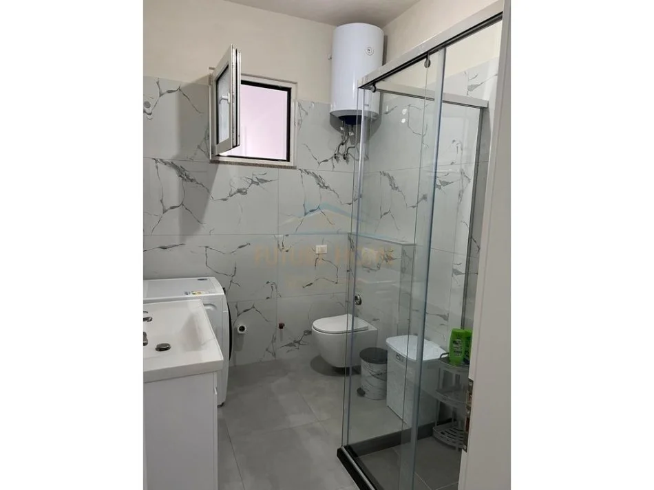 Durres, jepet me qera shtepi 3+1+Ballkon Kati 2, 80 m² 400 € 