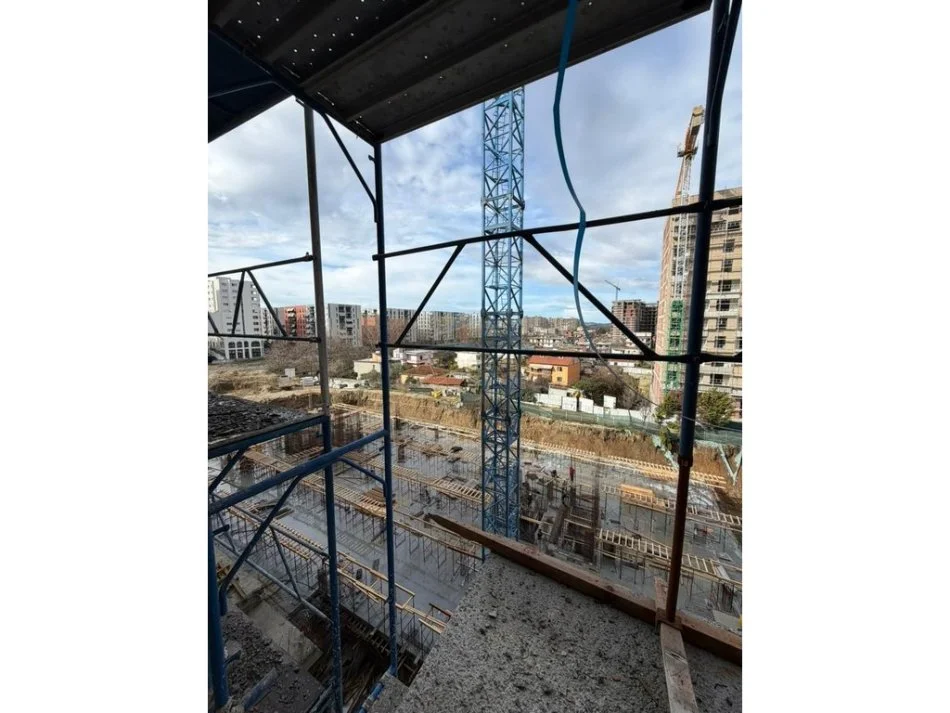 Tirane, shitet apartament 2+1+Aneks+Ballkon Kati 4, 139 m² 188.700 € (FUSHA AVIACIONIT MEIS GARDEN REZIDENCE)