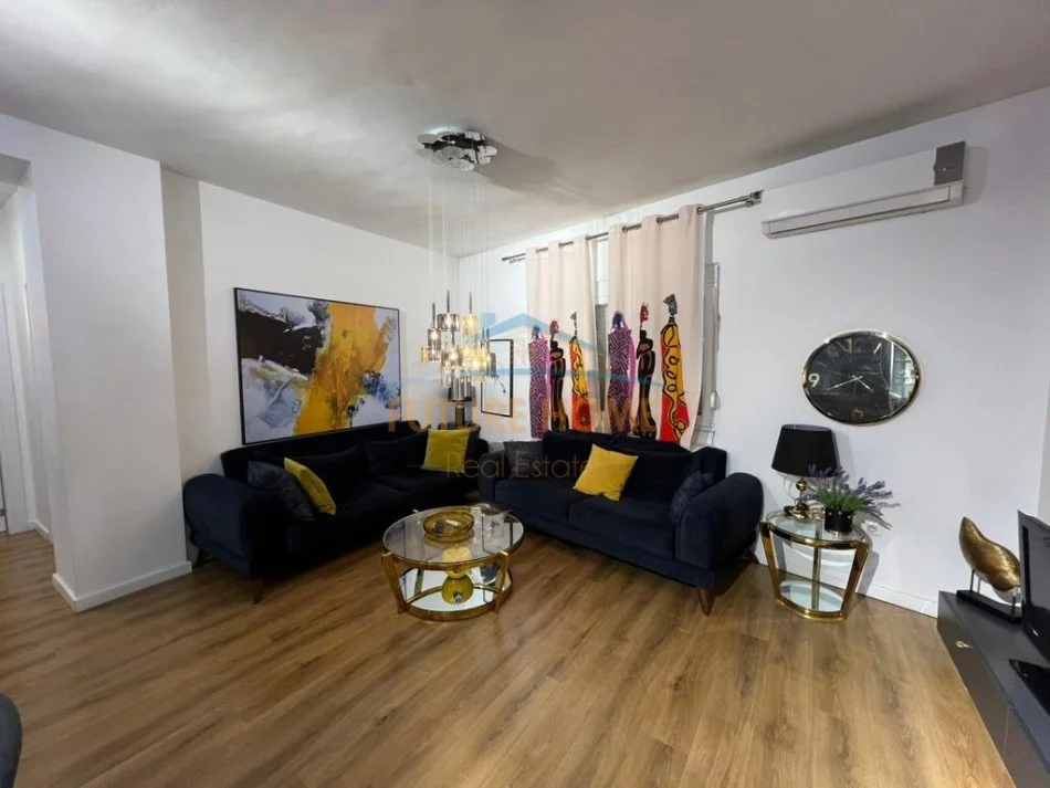 Tirane, shitet apartament 2+1+Ballkon Kati 7, 115 m² 259.000 € 