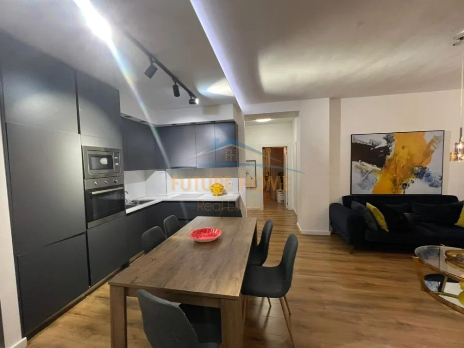 Tirane, shitet apartament 2+1+Aneks+Ballkon Kati 7, 115 m² 259.000 € (KOMUNA PARISIT)