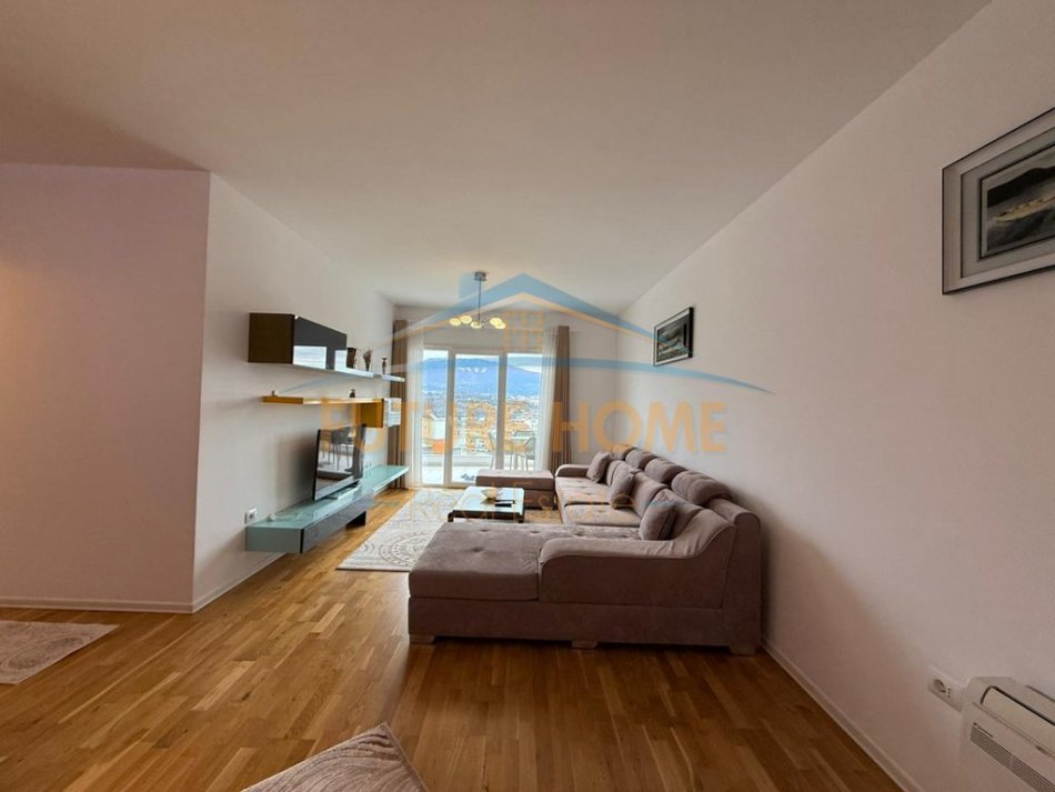 Tirane, jepet me qera apartament Kati 3, 97 m² 1.000 € (kopshti botanik)