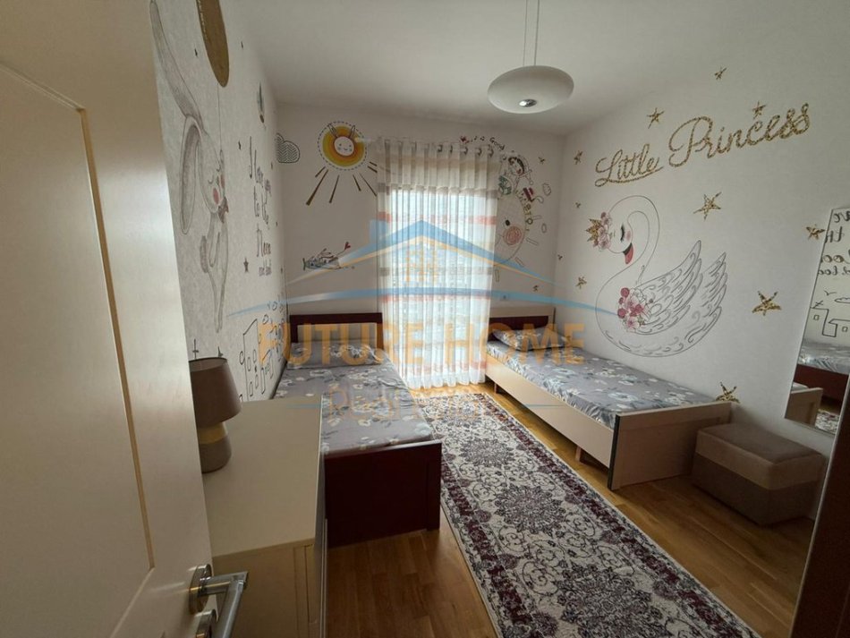 Tirane, jepet me qera apartament Kati 3, 97 m² 1.000 € (kopshti botanik)
