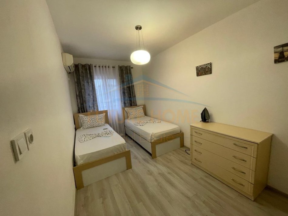 Tirane, jepet me qera apartament Kati 6, 100 m² 900 € (bllok)