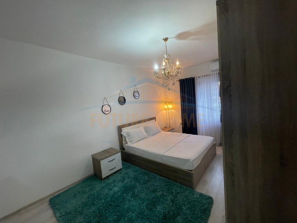 Tirane, jepet me qera apartament Kati 6, 100 m² 900 € (bllok)