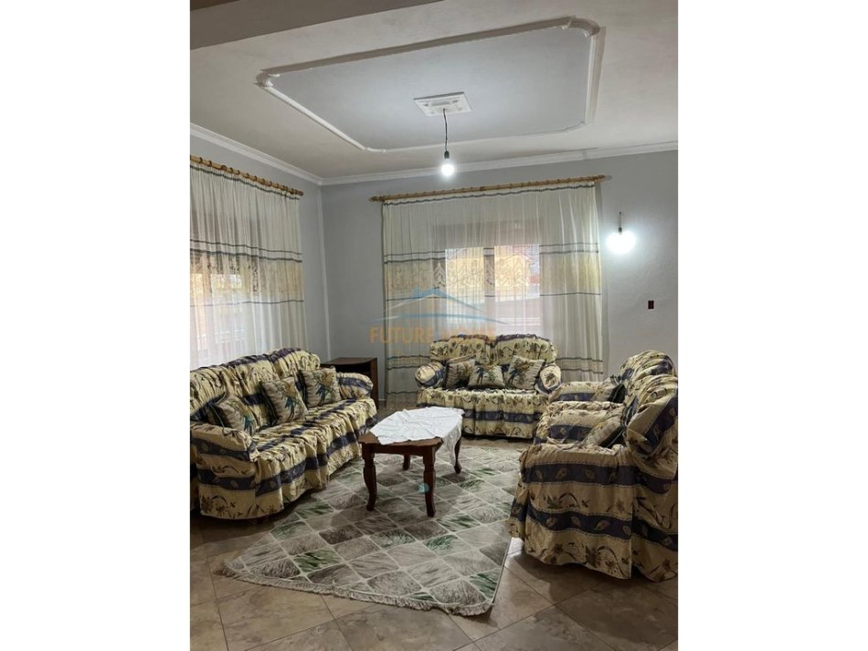 Tirane, jepet me qera apartament 2+1 Kati 2, 75 m² 500 € (porcelan)
