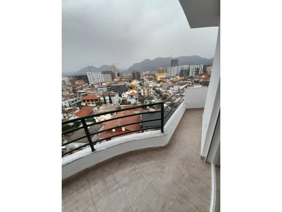 Tirane, jepet me qera apartament 2+1 Kati 7, 82 m² 550 € (Don Bosko)