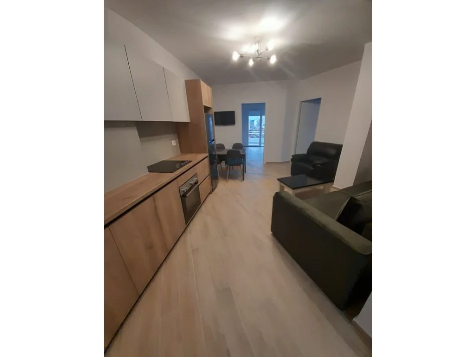 Tirane, jepet me qera apartament 2+1+Ballkon Kati 7, 82 m² 550 € (Don Bosko)