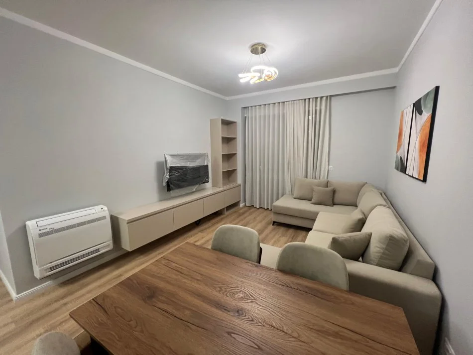 Tirane, jepet me qera apartament 2+1+Ballkon Kati 4, 120 m² 700 € (Asim vokshi)