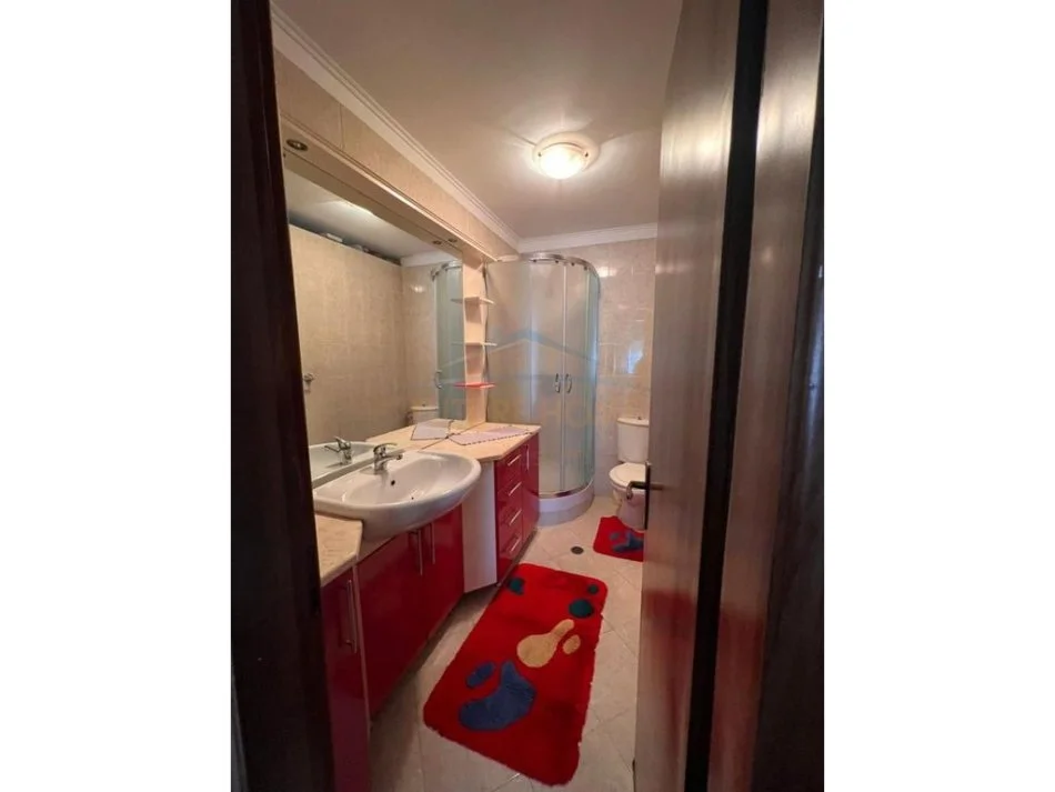 Tirane, jepet me qera apartament 2+1 Kati 7, 100 m² 700 € 