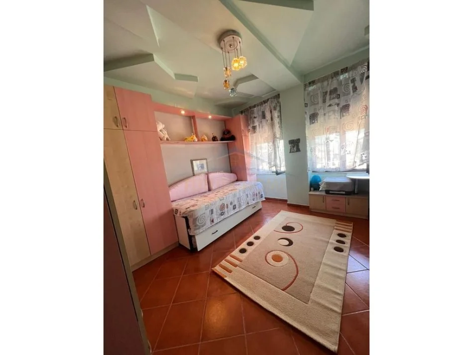 Tirane, jepet me qera apartament 2+1 Kati 7, 100 m² 700 € 