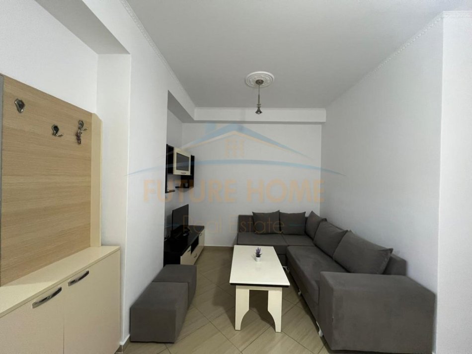 Tirane, jepet me qera apartament Kati 2, 50 m² 300 € (rruga e thesarit fresk)